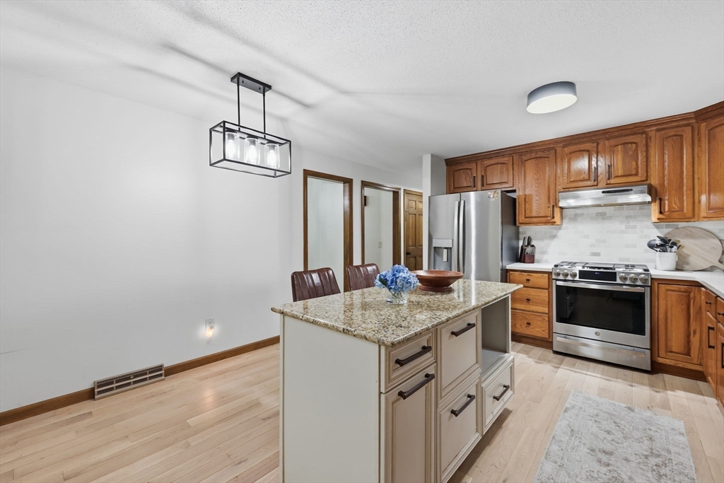 471 Porter Road East Longmeadow, MA 01028 - Photo 11 of 31 Gallery Image 11
