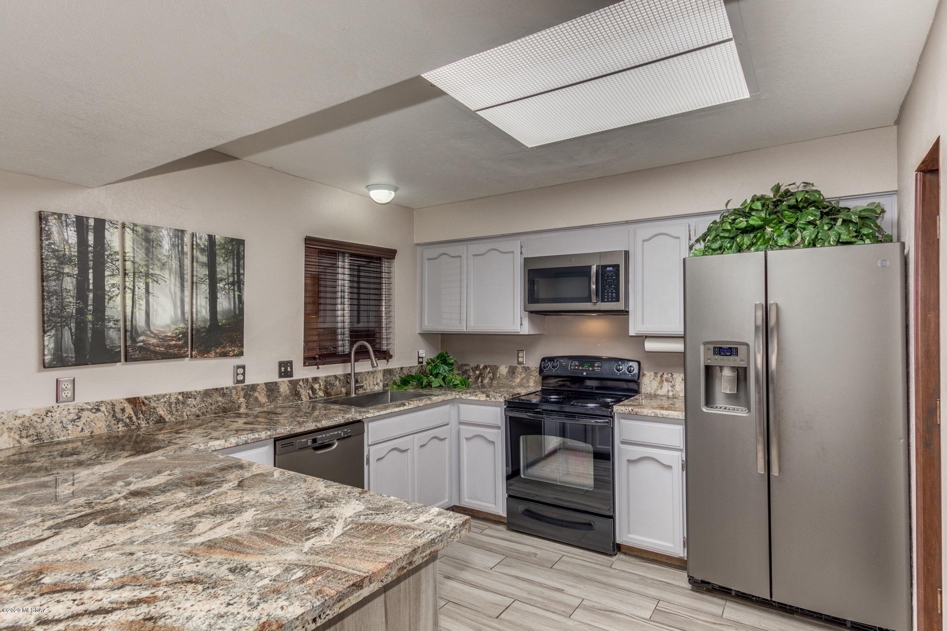 295 East Root Way Tucson, AZ 85705 - Photo 4 of 24