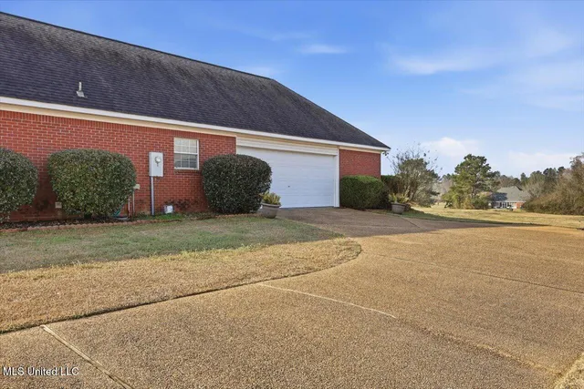 $359,900 | 281 Parks Road, Raymond, MS 39154
