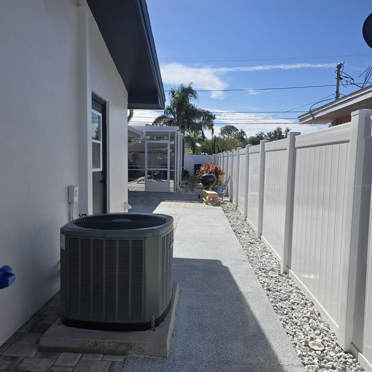 2218 8th Avenue Southwest Largo, FL 33770 - Photo 23 of 37