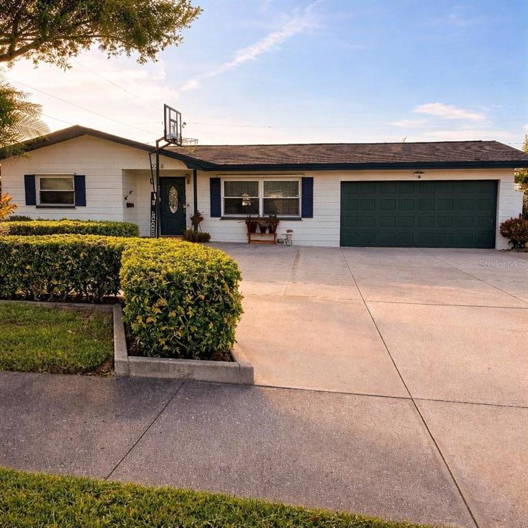 2218 8th Avenue Southwest Largo, FL 33770 - Photo 3 of 37