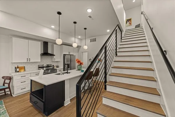 $2,195 | 1225 East 29th Street, Kansas City, MO 64109