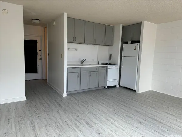 $1,500 | 1550 Wilder Avenue, Unit B304, Honolulu, HI 96822