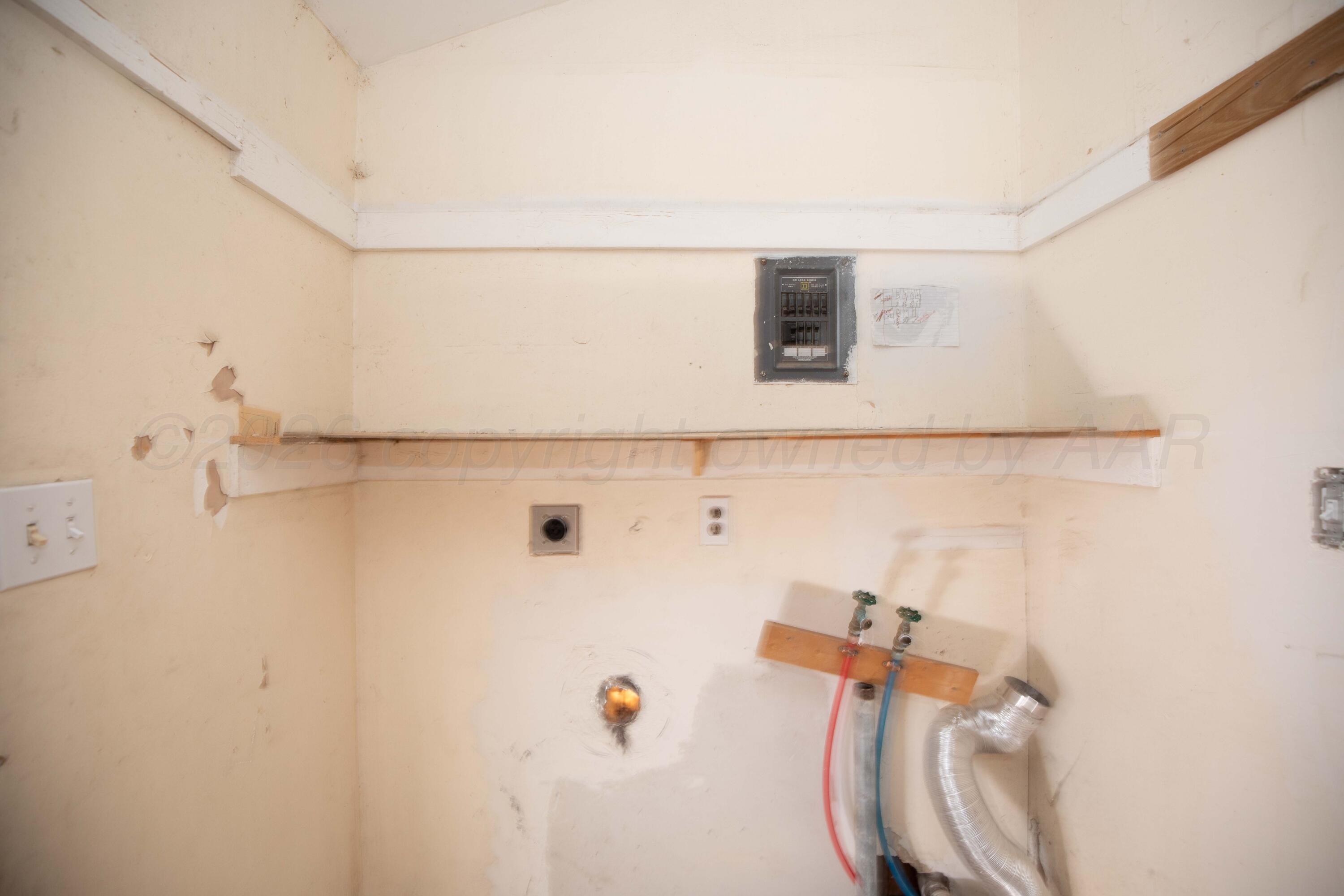 107 Inverness Street Borger, TX 79007 - Photo 13 of 22 UTILITY