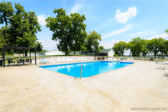 $365,000 | 601 Park Pl Drive, Unit 1A, Kaiser, MO 65047