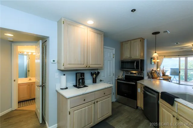 $365,000 | 601 Park Pl Drive, Unit 1A, Kaiser, MO 65047