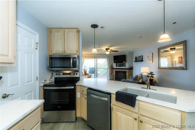 $365,000 | 601 Park Pl Drive, Unit 1A, Kaiser, MO 65047