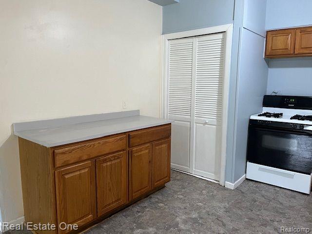 1867 Payson Road Walled Lake, MI 48390 - Photo 9 of 18 Gallery Image 9