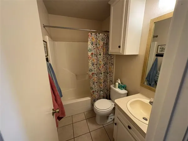 $1,350 | 906 Camellia Court, Unit B, College Station, TX 77840