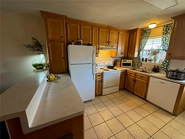 $1,350 | 906 Camellia Court, Unit B, College Station, TX 77840