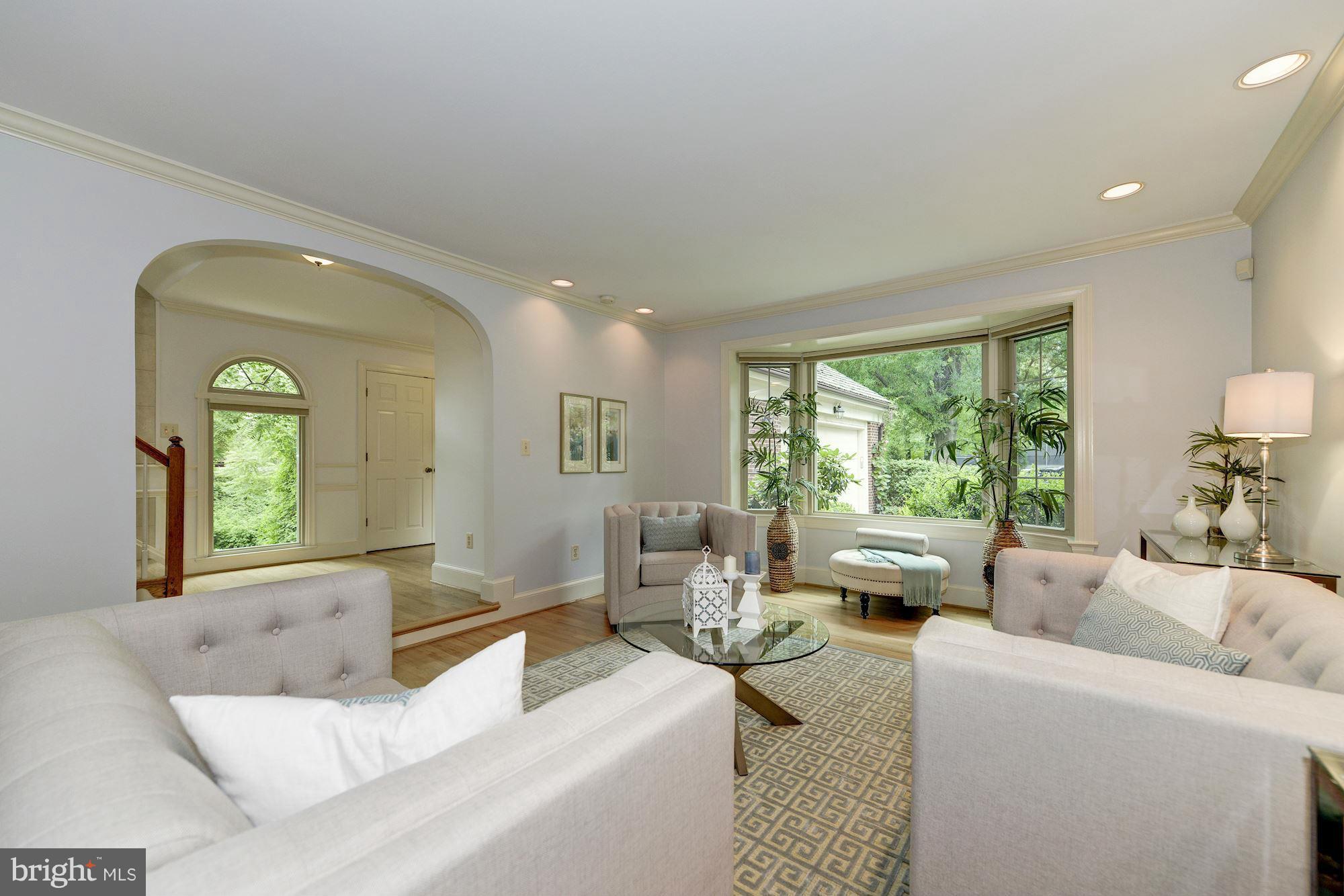 7200 Evans Mill Road McLean, VA 22101 - Photo 8 of 30 Living Room