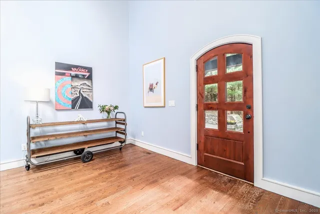 a view of a lake with house