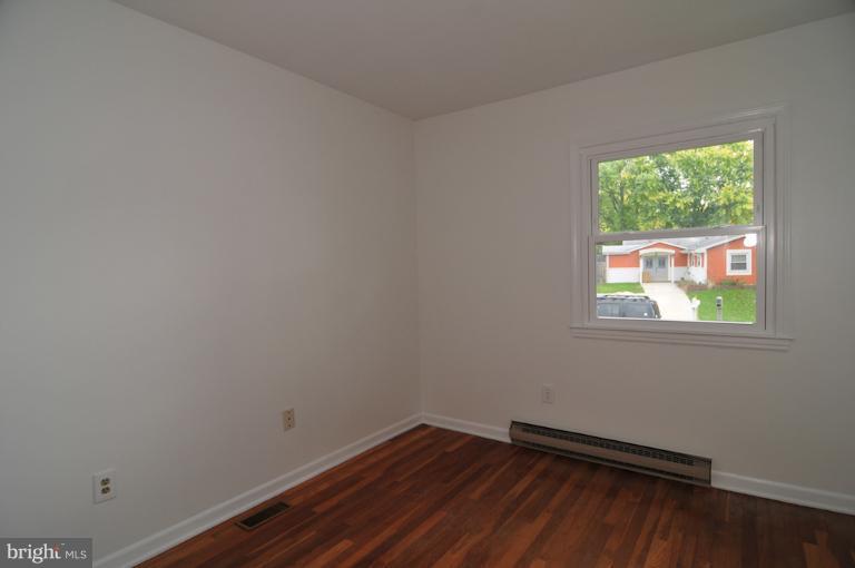 602 East Roanoke Road Sterling, VA 20164 - Photo 2 of 22 Bedroom