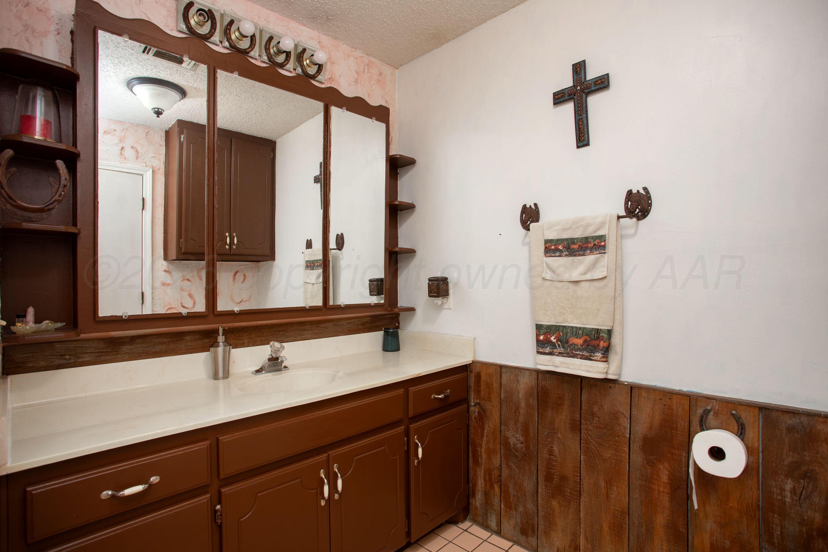 3570 Mack Road Amarillo, TX 79118 - Photo 17 of 33 2nd Bathroom - 2