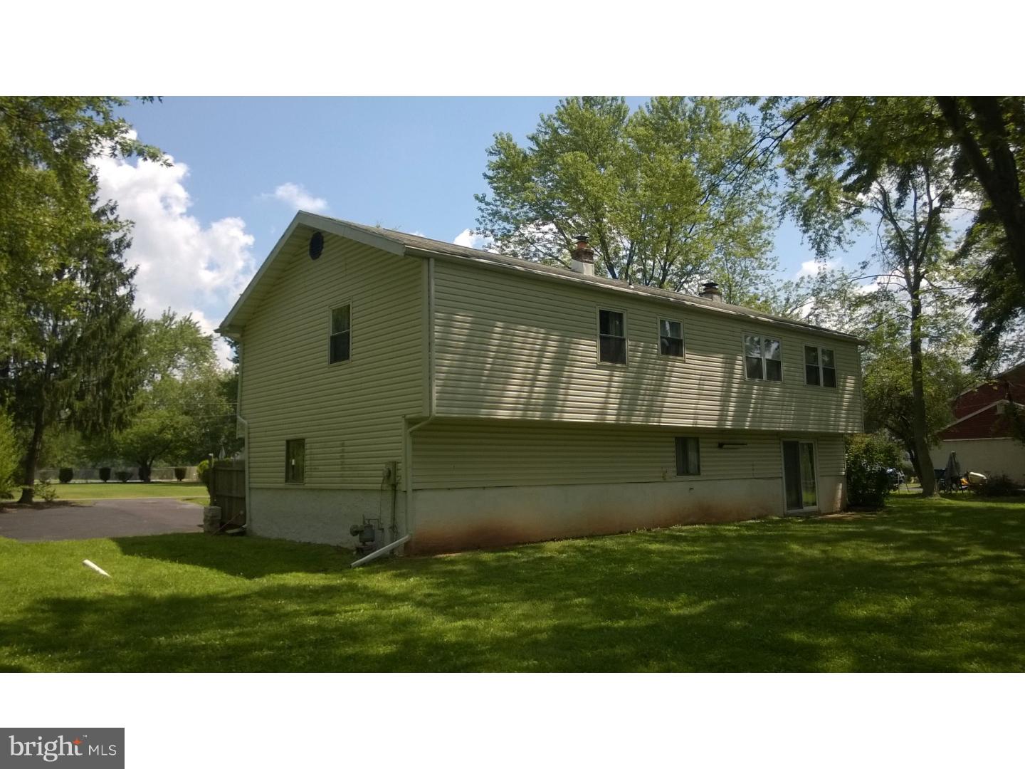 1550 School Road Hatfield, PA 19440 - Photo 3 of 17 Exterior Back