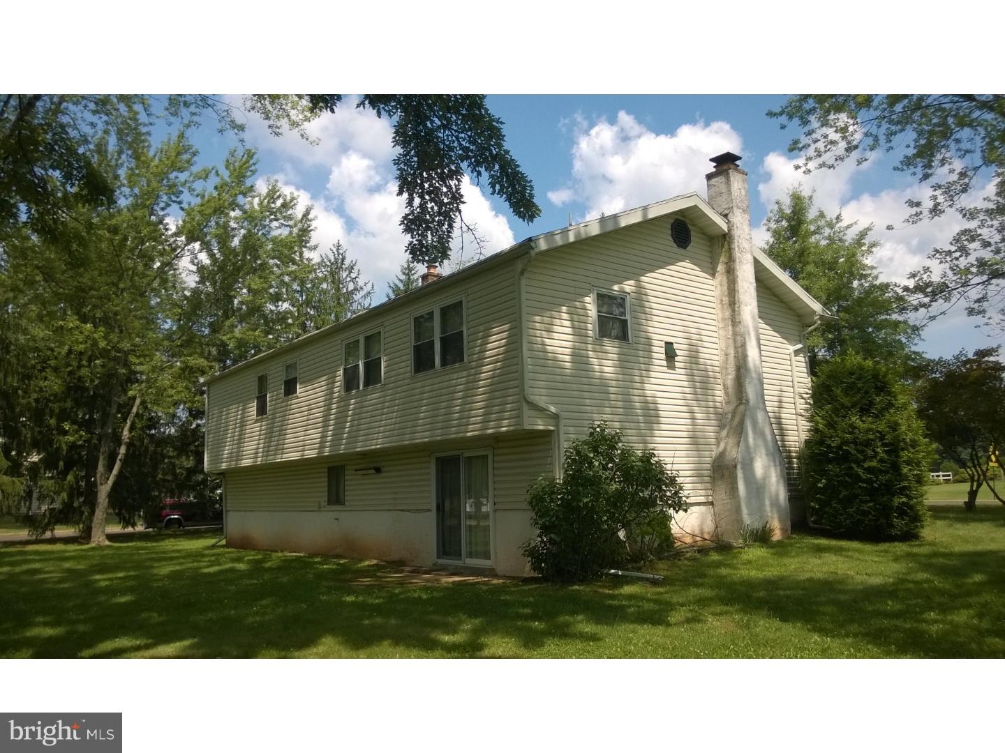 1550 School Road Hatfield, PA 19440 - Photo 4 of 17 Exterior Back