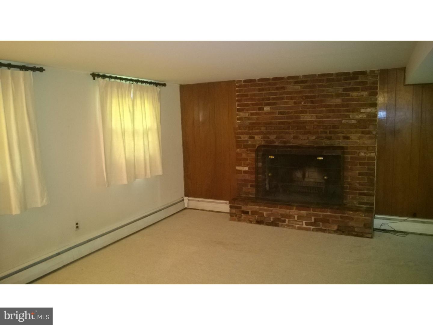1550 School Road Hatfield, PA 19440 - Photo 10 of 17 Family Room