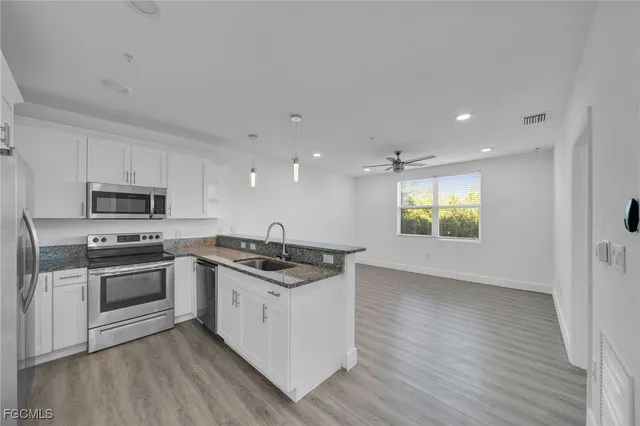 $1,600 | 275 Southwest 4th Street, Unit 110, Cape Coral, FL 33991