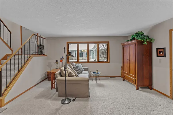 $279,900 | 2559 Sumac Circle, White Bear Lake, MN 55110