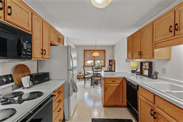 $279,900 | 2559 Sumac Circle, White Bear Lake, MN 55110