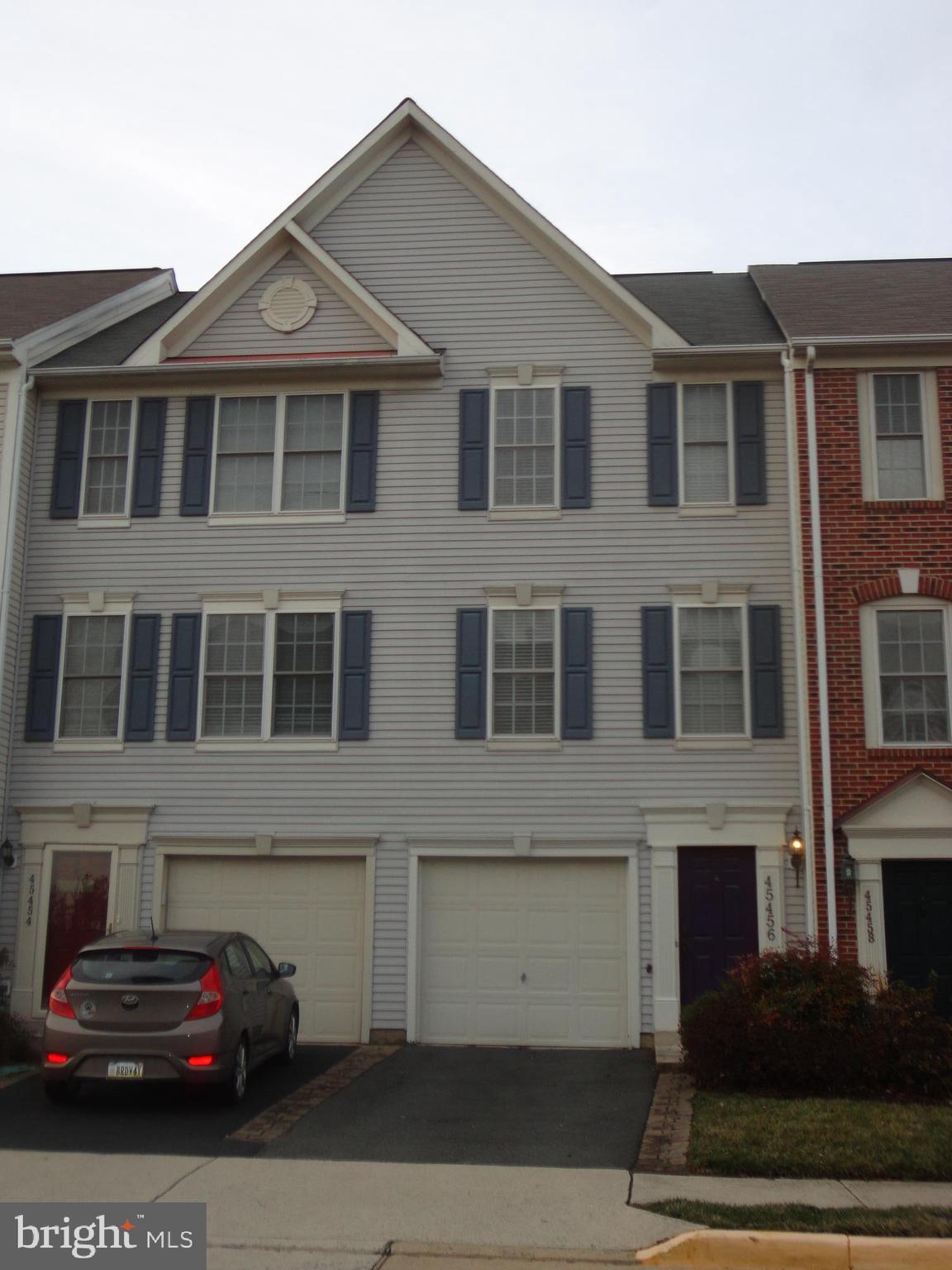 45456 Bluemont Junction Square Sterling, VA 20164 - Photo 2 of 29