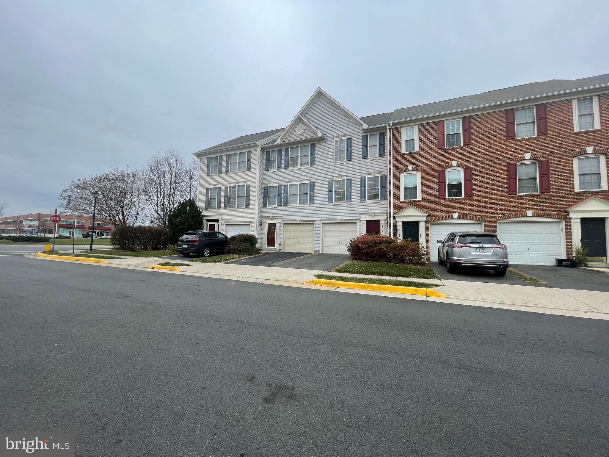 45456 Bluemont Junction Square Sterling, VA 20164 - Photo 4 of 29