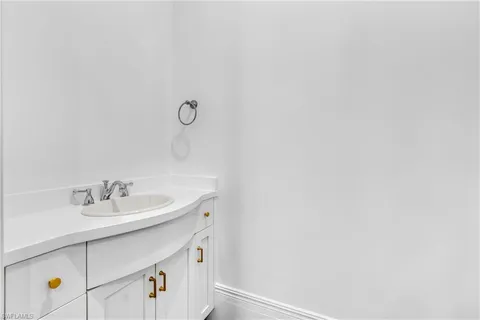 $949,000 | 13010 River Bluff Court, Fort Myers, FL 33905