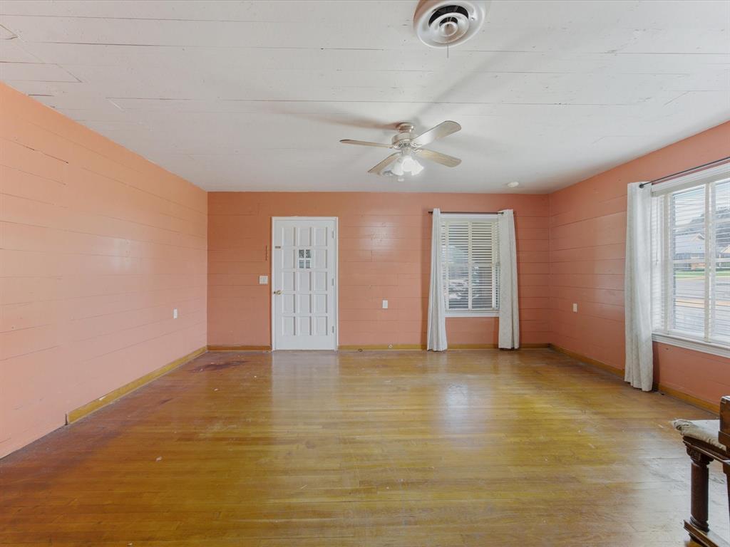 901 South College Avenue Decatur, TX 76234 - Photo 11 of 38