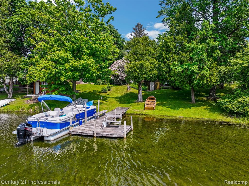 9233 Evee Road Clarkston, MI 48348 - Photo 2 of 27