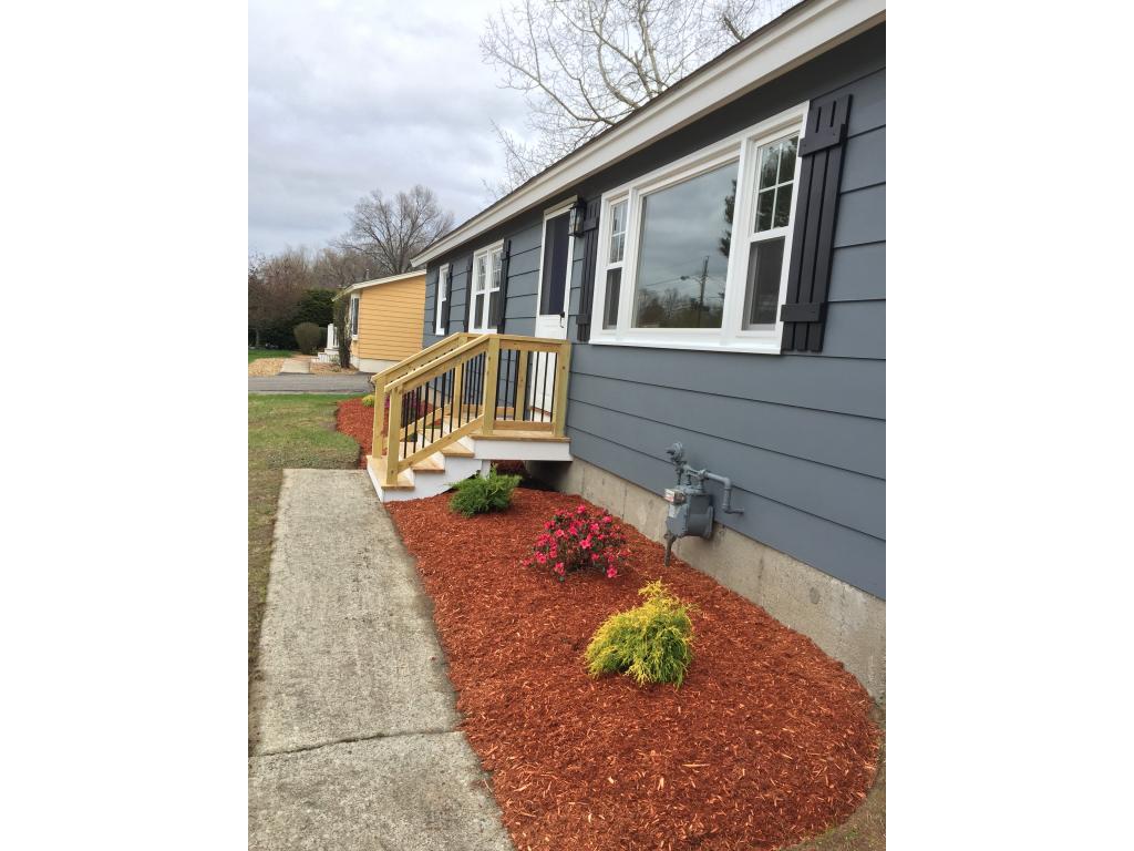 13 April Drive Nashua, NH 03060 - Photo 3 of 14