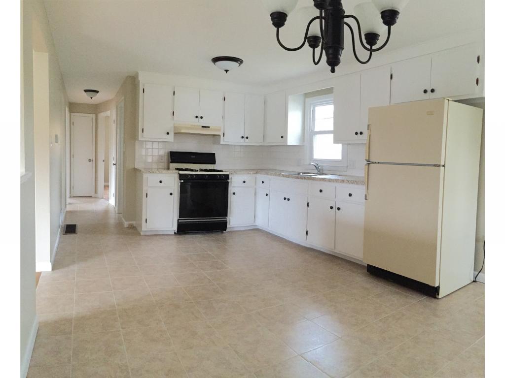 13 April Drive Nashua, NH 03060 - Photo 5 of 14