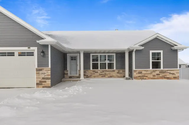 $449,900 | 1920 White Dove Lane, Kaukauna, WI 54130