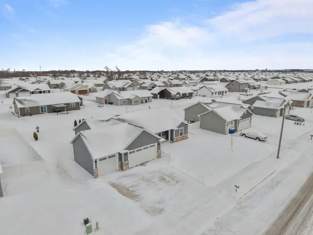 $449,900 | 1920 White Dove Lane, Kaukauna, WI 54130