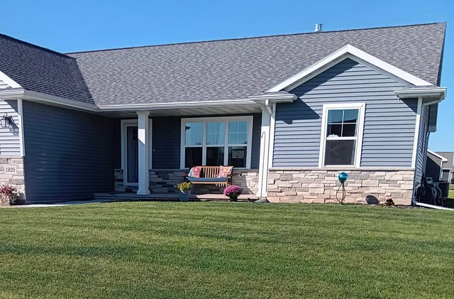 $449,900 | 1920 White Dove Lane, Kaukauna, WI 54130