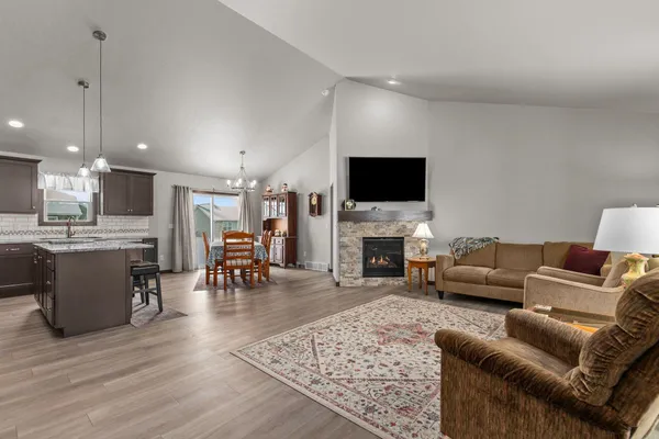 $449,900 | 1920 White Dove Lane, Kaukauna, WI 54130