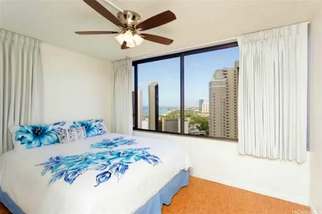 $3,000 | 411 Hobron Lane, Unit 2814, Honolulu, HI 96815