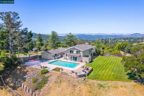 $2,995,000 | 1933 Joseph Drive, Moraga, CA 94556