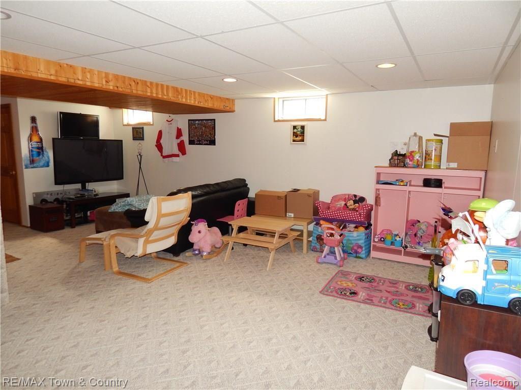 5257 East Carpenter Road Flint, MI 48506 - Photo 28 of 35