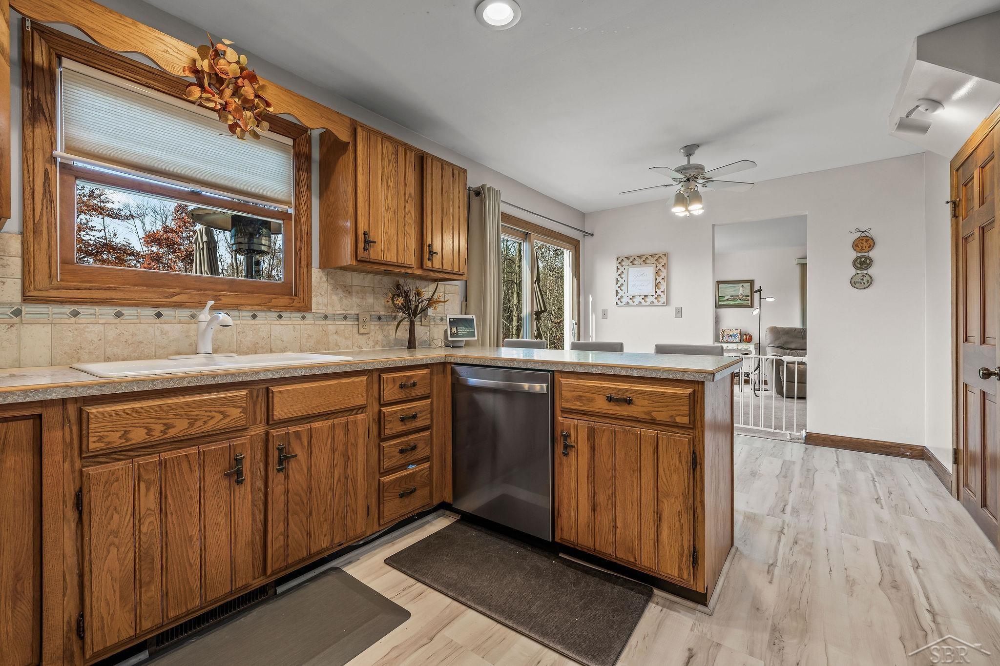 1305 East Pine River Road Midland, MI 48640 - Photo 13 of 73 50195304-a9690db0-a7dd-4165-8e52-abdee9648cbb.JPG