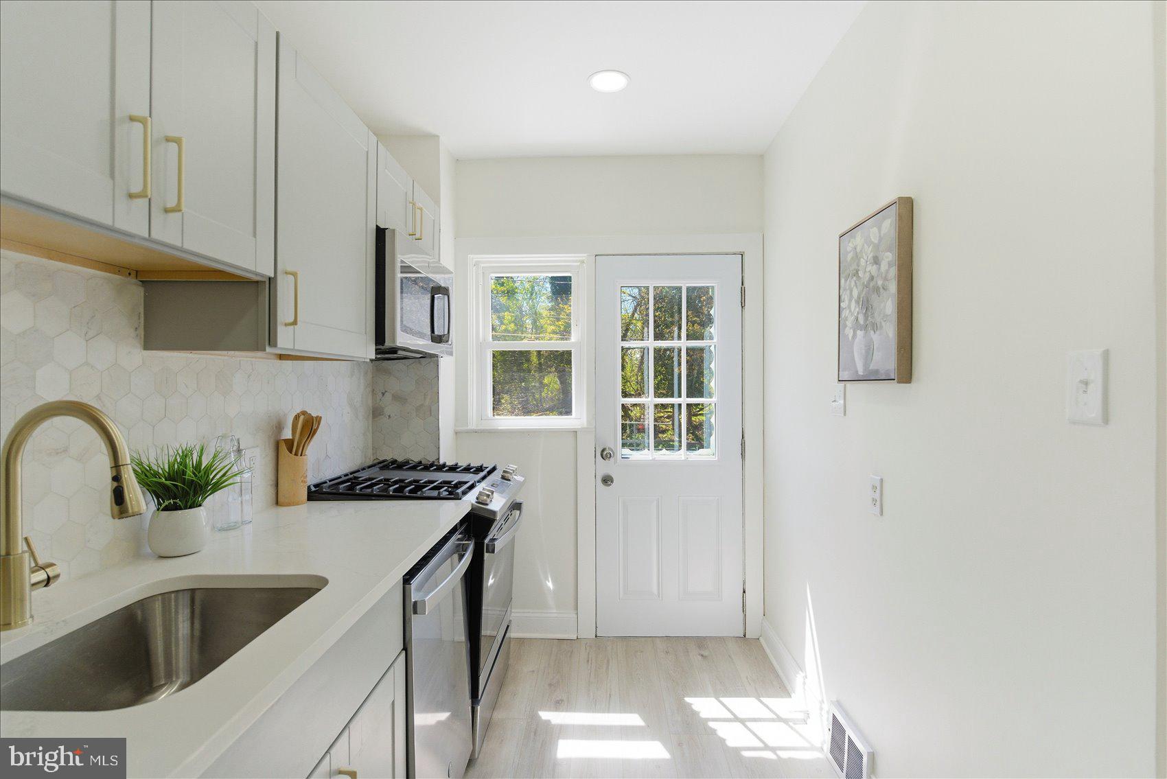 40 Hillvale Road Baltimore, MD 21229 - Photo 11 of 35