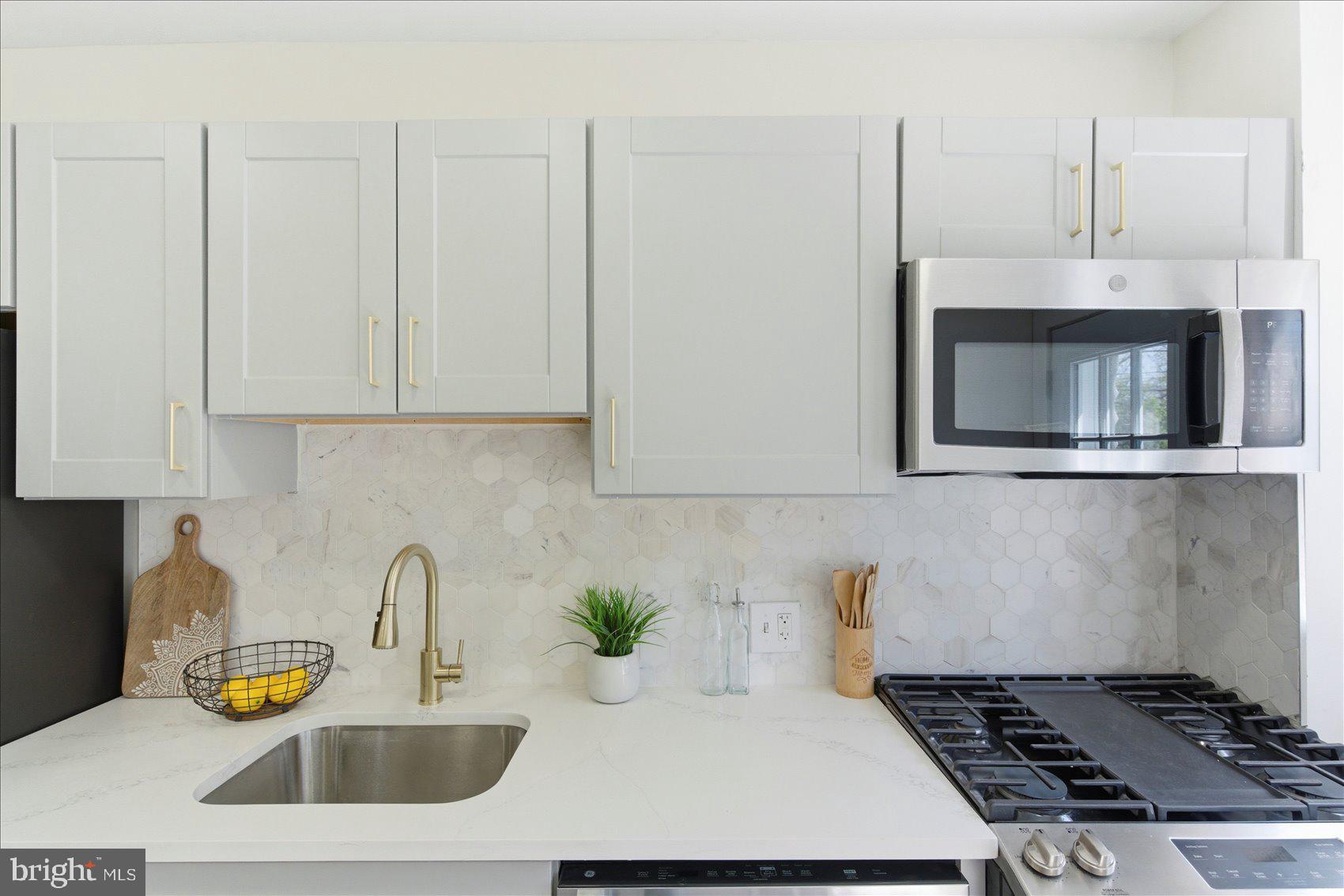 40 Hillvale Road Baltimore, MD 21229 - Photo 13 of 35