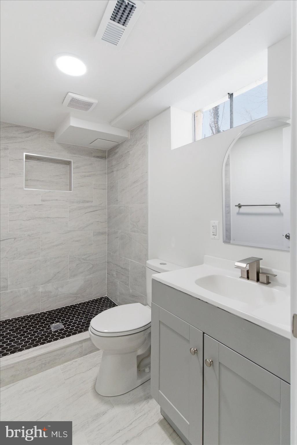 40 Hillvale Road Baltimore, MD 21229 - Photo 17 of 35