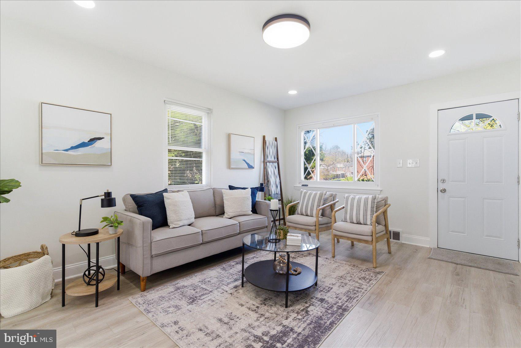 40 Hillvale Road Baltimore, MD 21229 - Photo 4 of 35