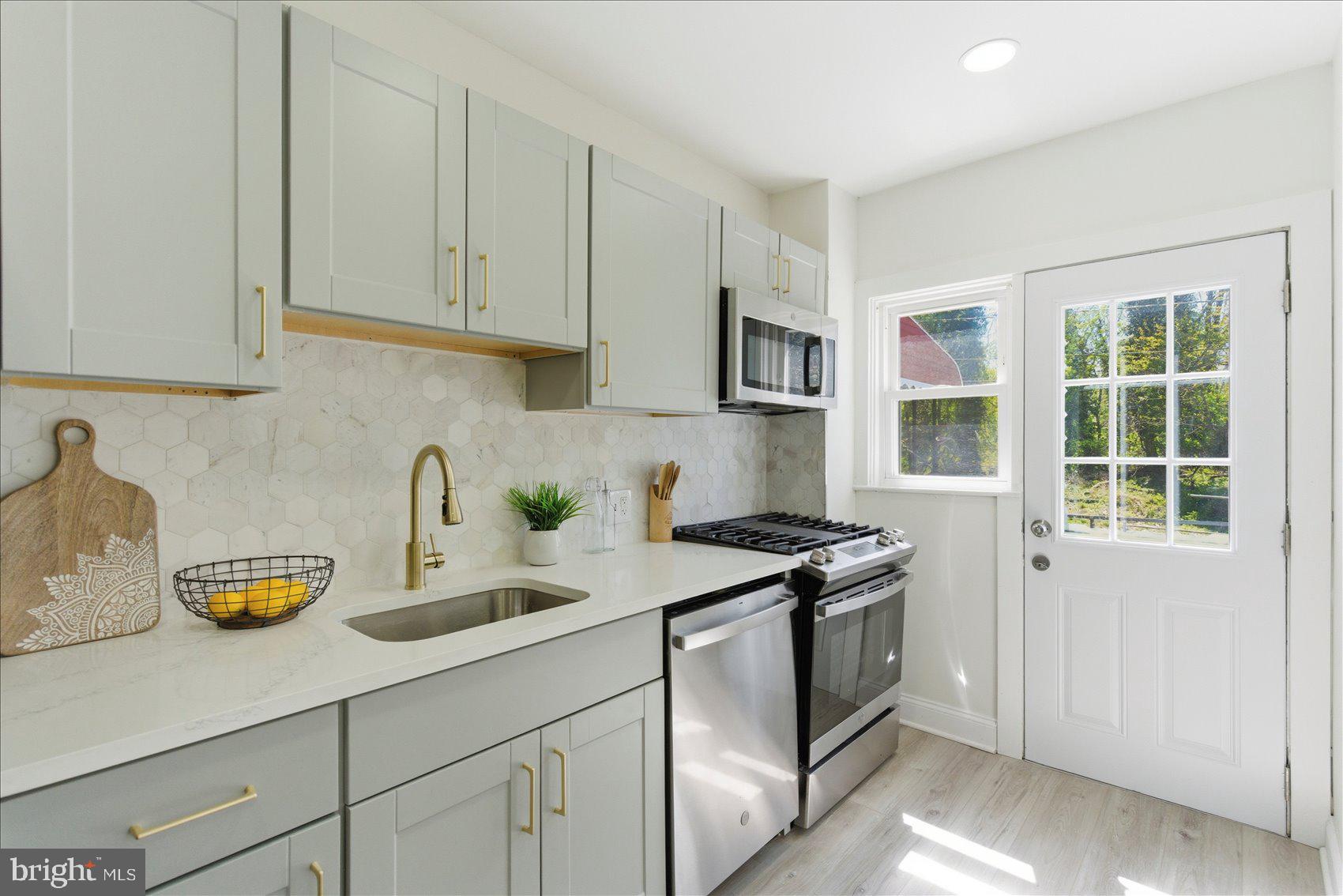 40 Hillvale Road Baltimore, MD 21229 - Photo 10 of 35