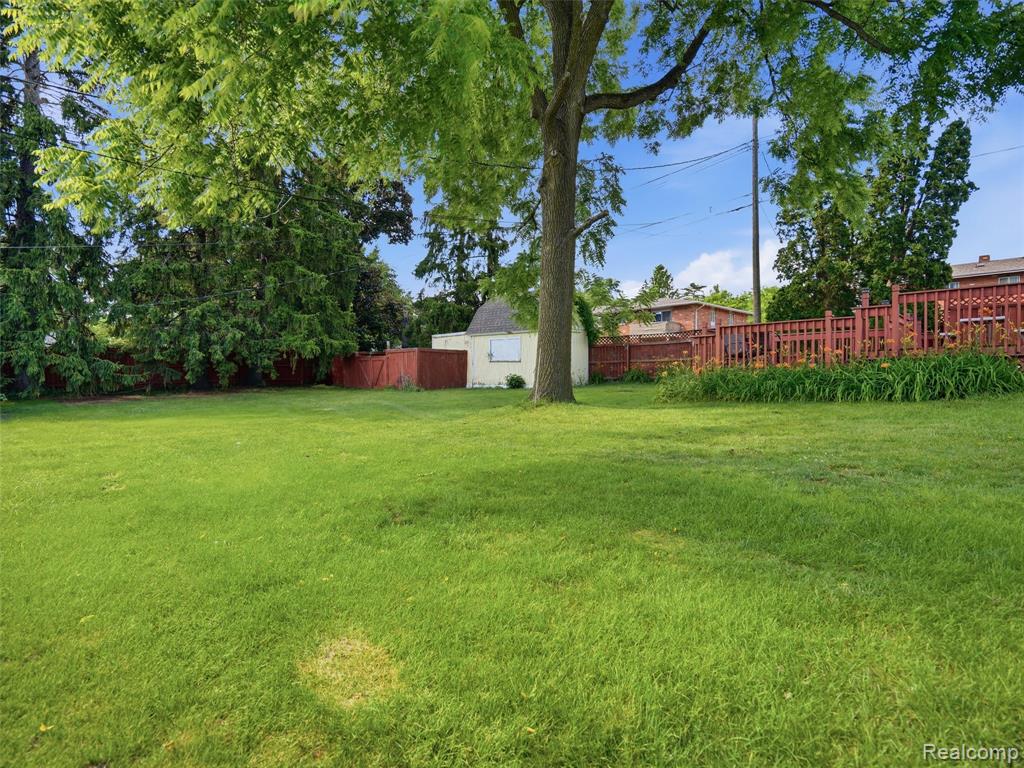 216 Bush Street Howell, MI 48843 - Photo 32 of 35