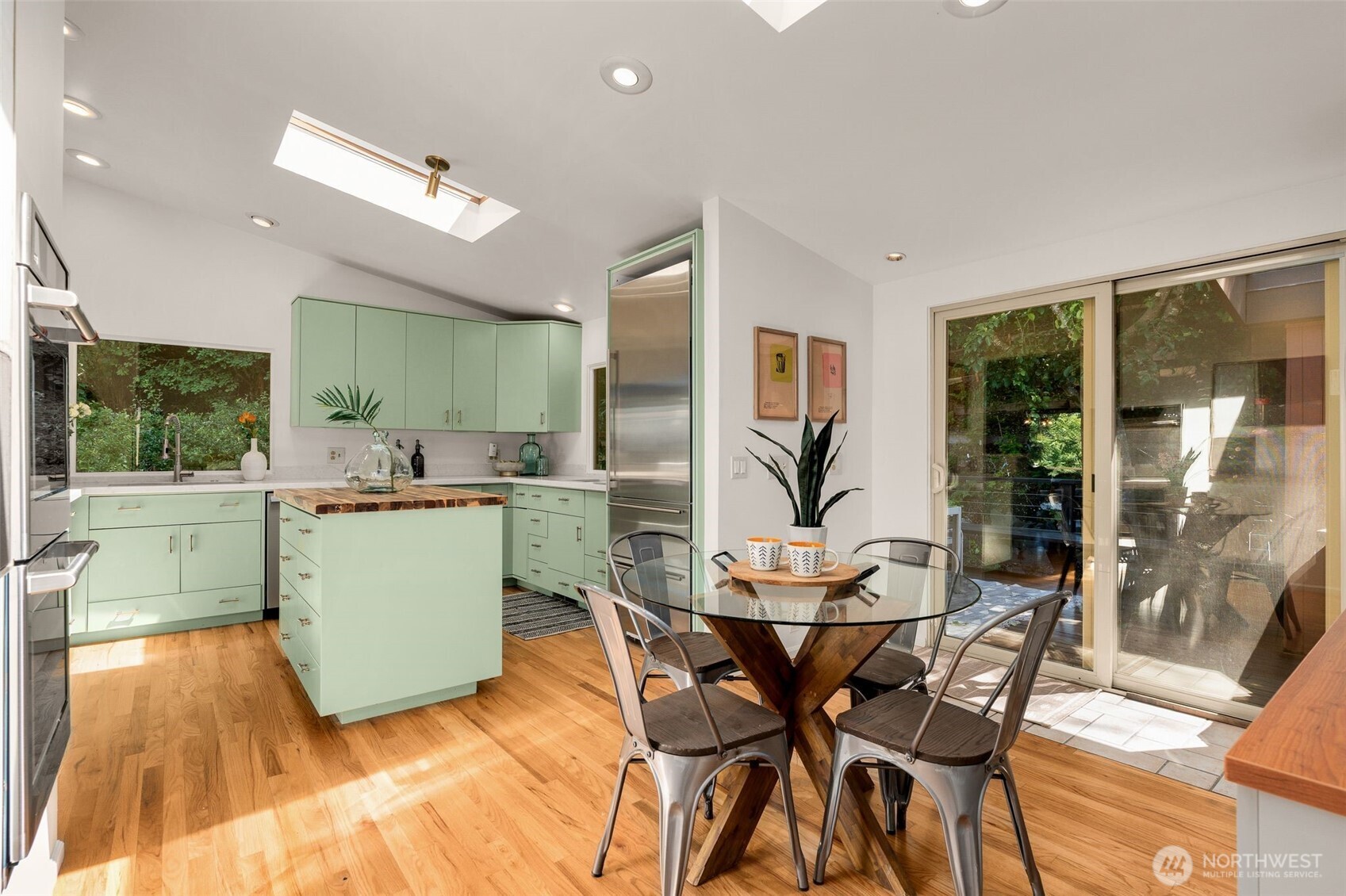 4000 Southwest Myrtle Street Seattle, WA 98136 - Photo 5 of 36