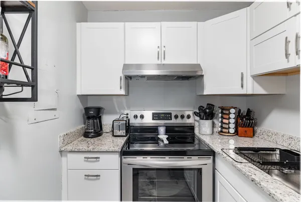 $170,000 | 6680 Charlotte Pike, Unit D13, Nashville, TN 37209