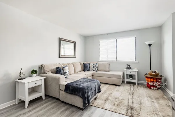$170,000 | 6680 Charlotte Pike, Unit D13, Nashville, TN 37209