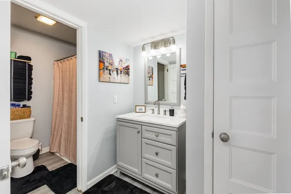 $170,000 | 6680 Charlotte Pike, Unit D13, Nashville, TN 37209