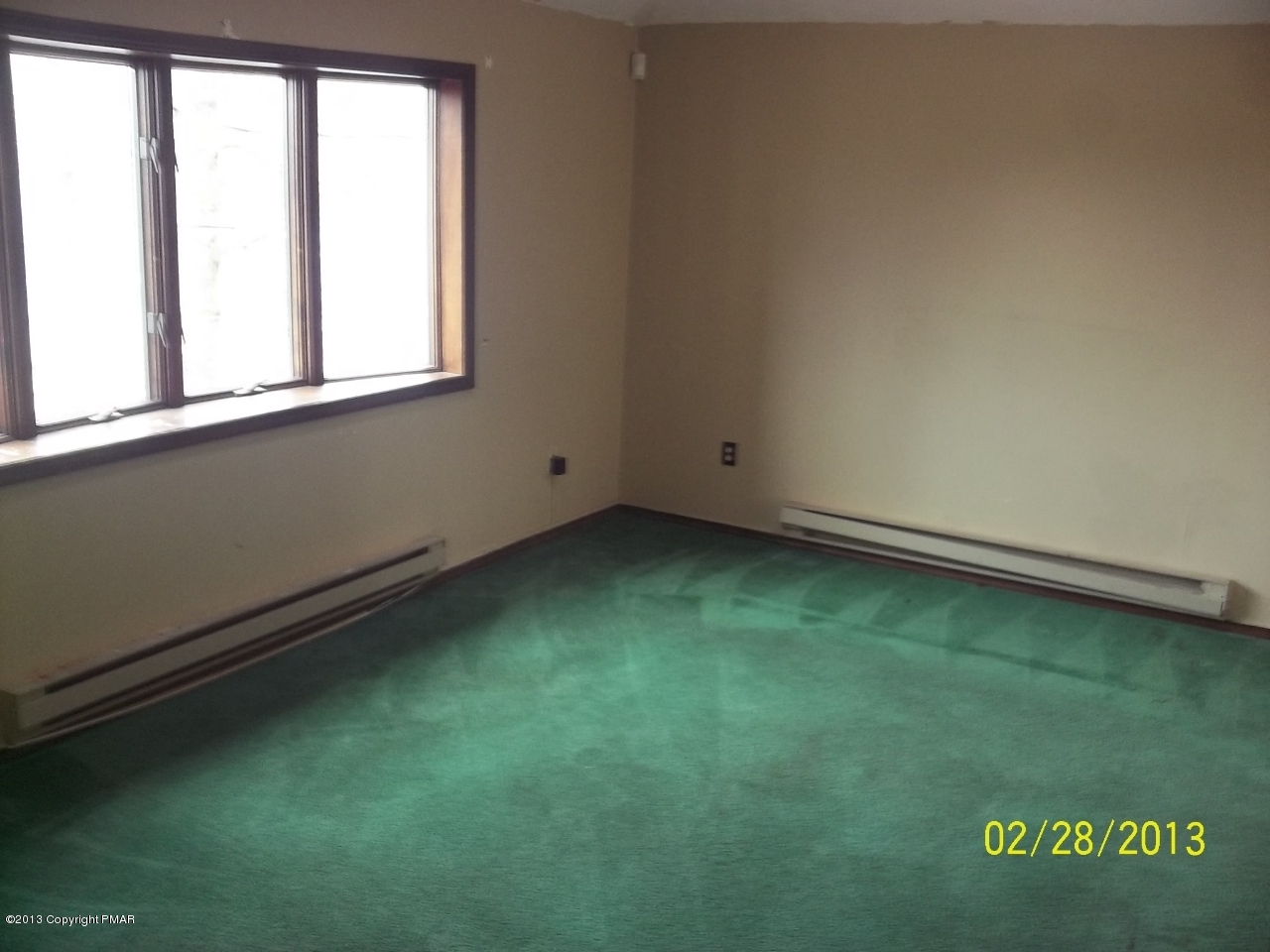 1453 Falls Road Bushkill, PA 18324 - Photo 7 of 17 198